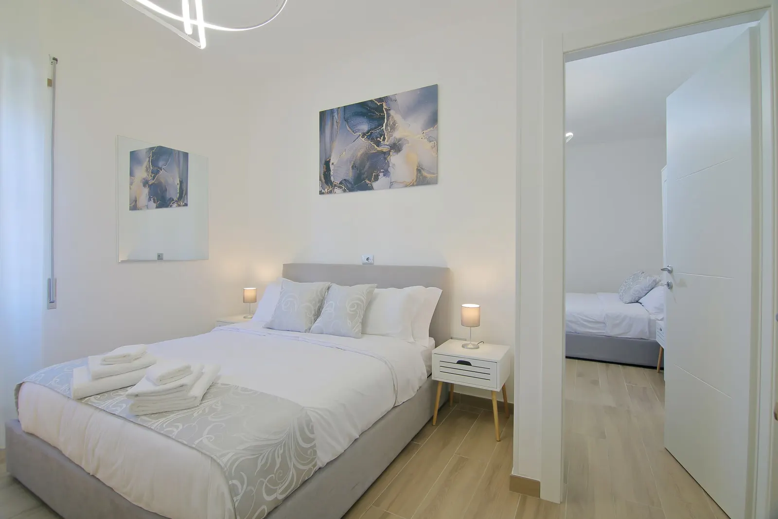 Double bedroom you walk through to reach another bedroom