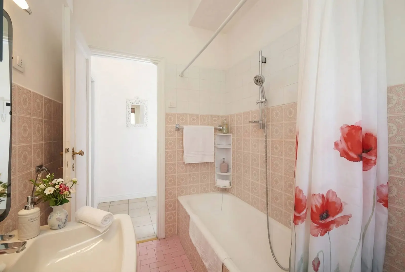 The large bathroom with its bathtub